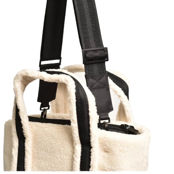 Hunter Wanderer Sherpa Mini Tote Bag White Faux Fur - Picture 14 of 17